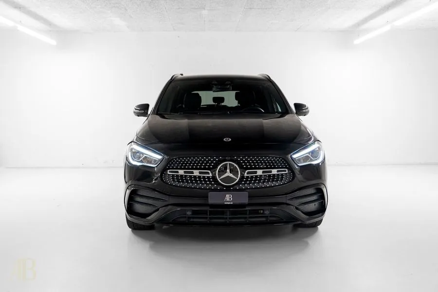 Mercedes-Benz GLA im Studio